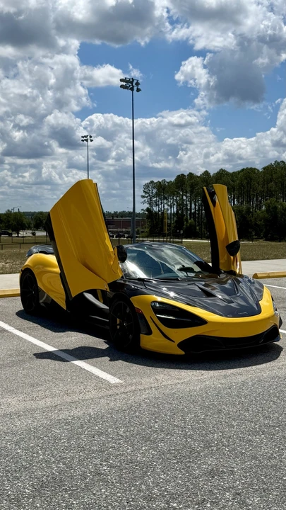 2022 McLaren 720S - Image 3 of 31