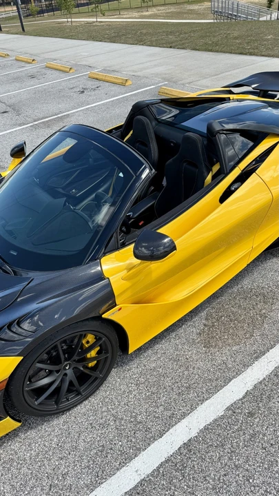 2022 McLaren 720S - Image 26 of 31
