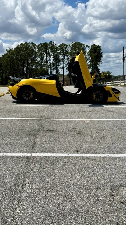 2022 McLaren 720S - Image 4 of 31