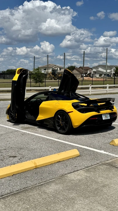 2022 McLaren 720S - Image 7 of 31