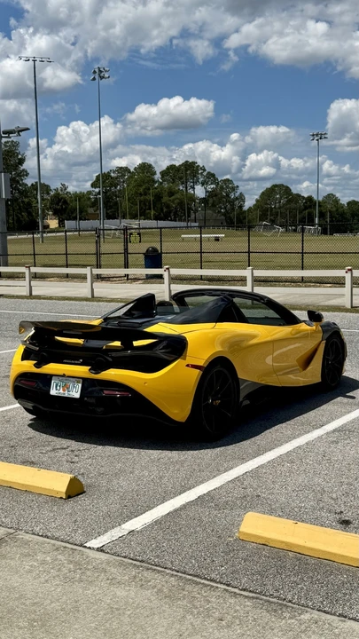 2022 McLaren 720S - Image 14 of 31