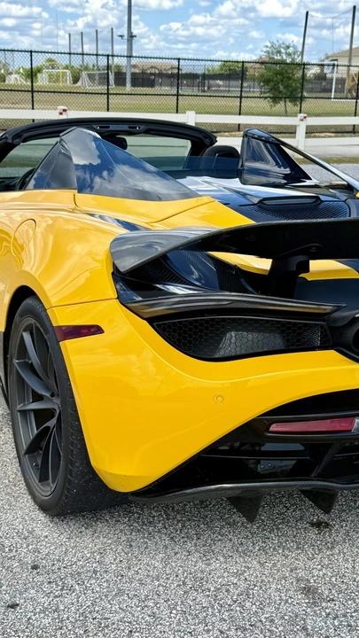 2022 McLaren 720S - Image 21 of 31
