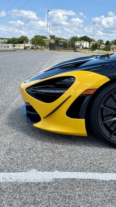 2022 McLaren 720S - Image 25 of 31