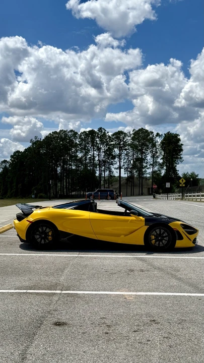 2022 McLaren 720S - Image 15 of 31