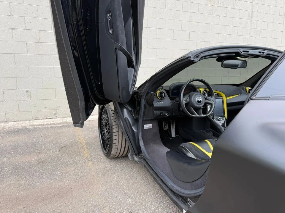 2022 McLaren 720S - Image 29 of 31