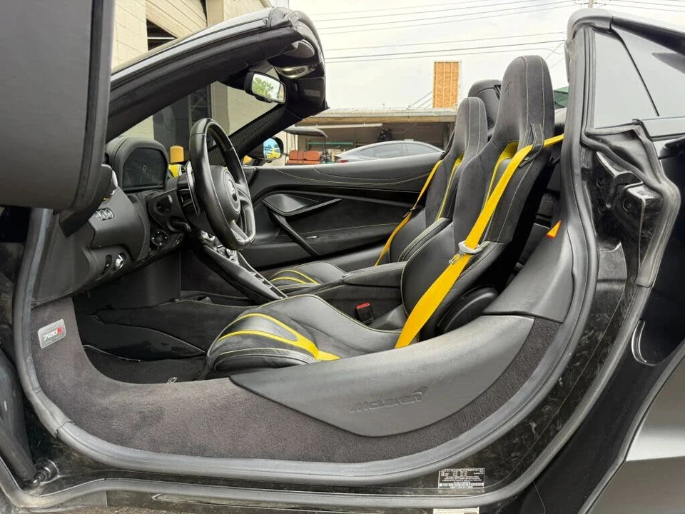 2022 McLaren 720S - Image 30 of 31