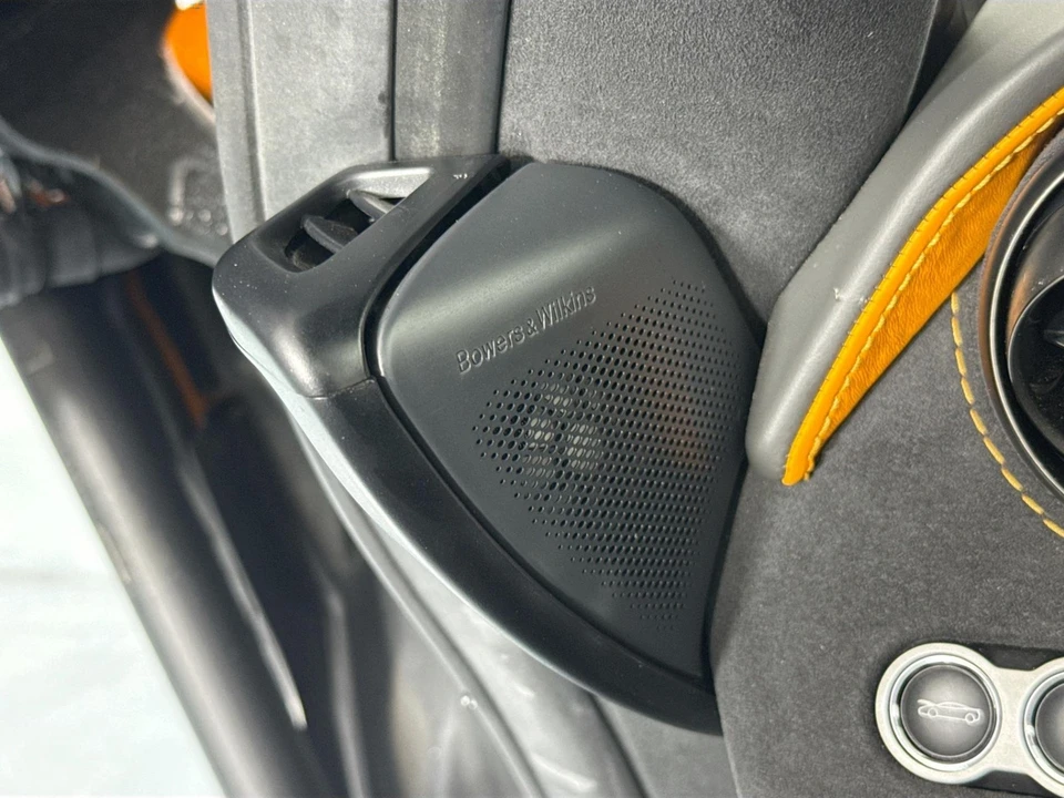 2022 McLaren 720S - Image 20 of 31