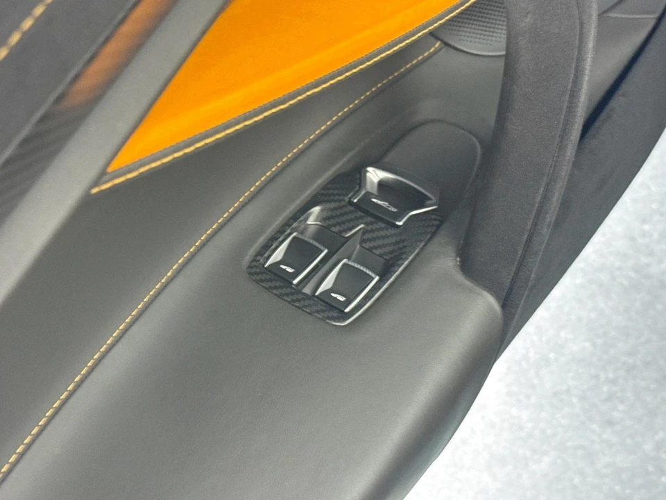 2022 McLaren 720S - Image 19 of 31