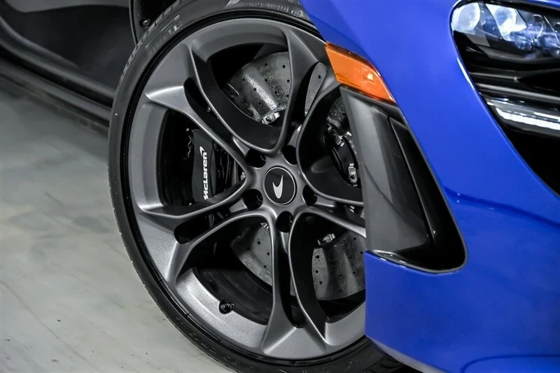 2022 McLaren 720S Spider - Image 4 of 12