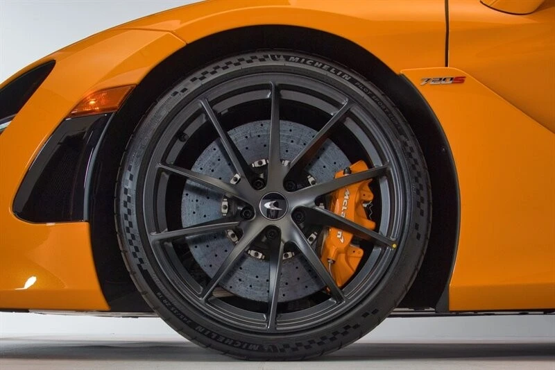 2022 McLaren 720S Spider - Image 10 of 21