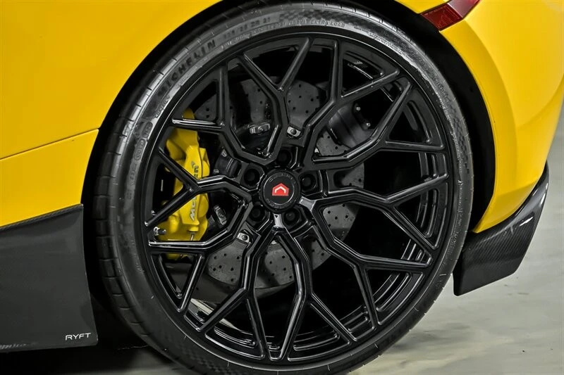 2022 McLaren 720S Spider - Image 17 of 31