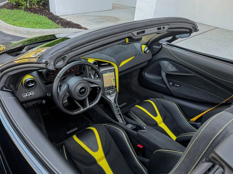 2022 McLaren 720S Spider - Image 2 of 4