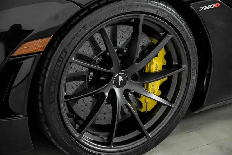 2022 McLaren 720S Spider - Image 17 of 21
