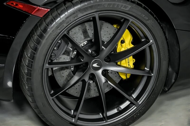 2022 McLaren 720S Spider - Image 15 of 21