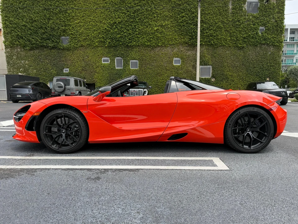 2022 McLaren 720S Spider - Image 19 of 31