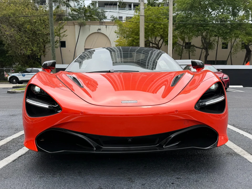 2022 McLaren 720S Spider - Image 18 of 31