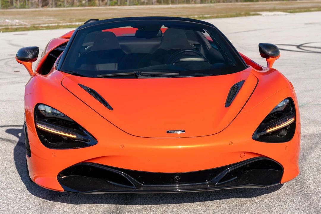 2022 McLaren 720S Spider - Image 2 of 31