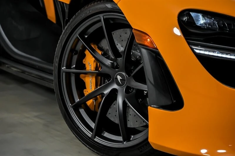 2022 McLaren 720S Spider - Image 4 of 21