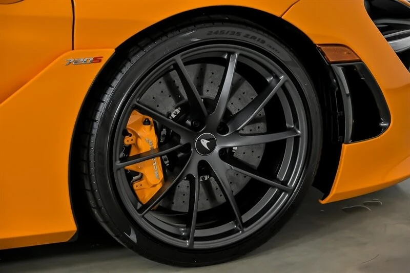 2022 McLaren 720S Spider - Image 18 of 21