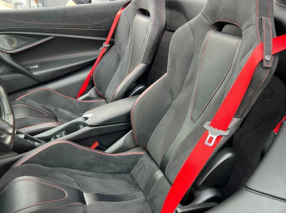 2022 McLaren 720S Spider - Image 2 of 5