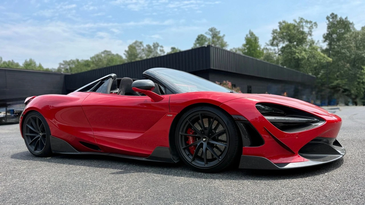 2022 McLaren 720S Spider - Image 12 of 18