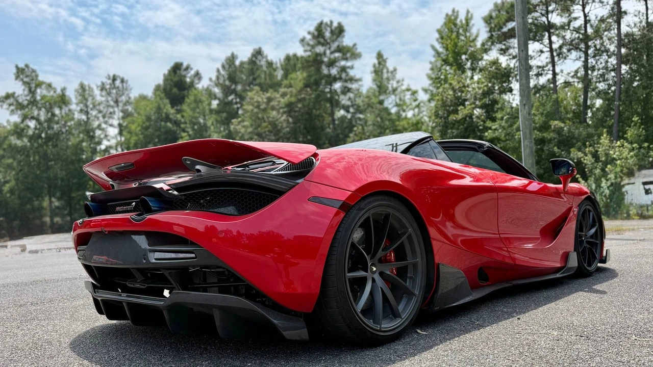 2022 McLaren 720S Spider - Image 9 of 18
