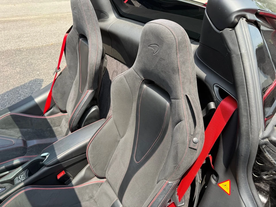 2022 McLaren 720S Spider - Image 16 of 18