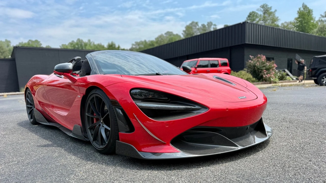 2022 McLaren 720S Spider - Image 13 of 18