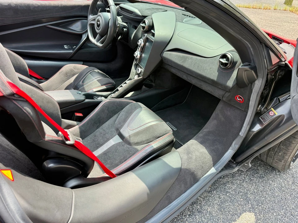 2022 McLaren 720S Spider - Image 14 of 18