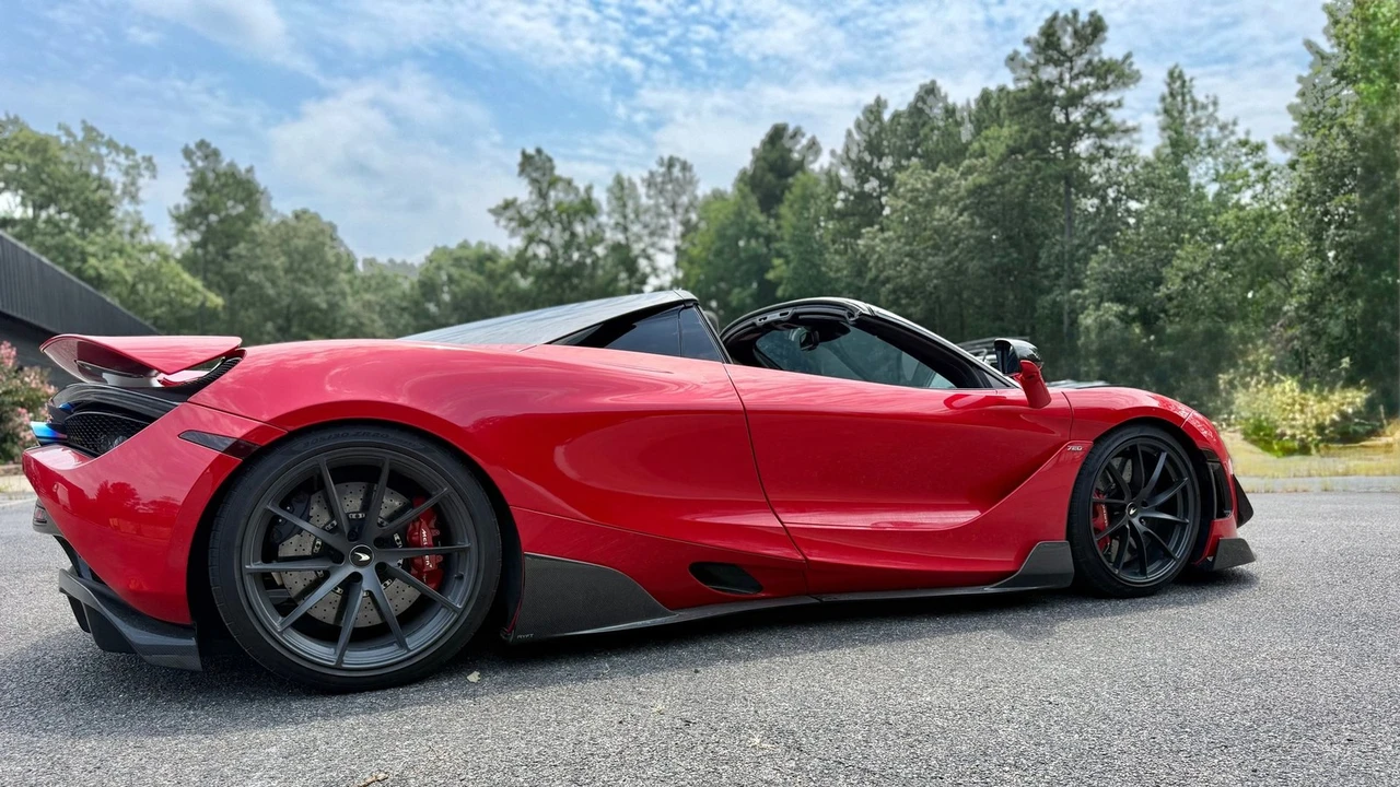 2022 McLaren 720S Spider - Image 10 of 18