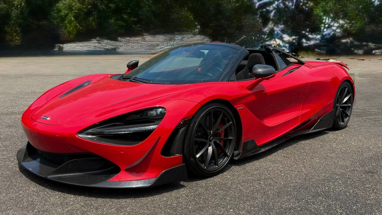 2022 McLaren 720S Spider - Image 2 of 18