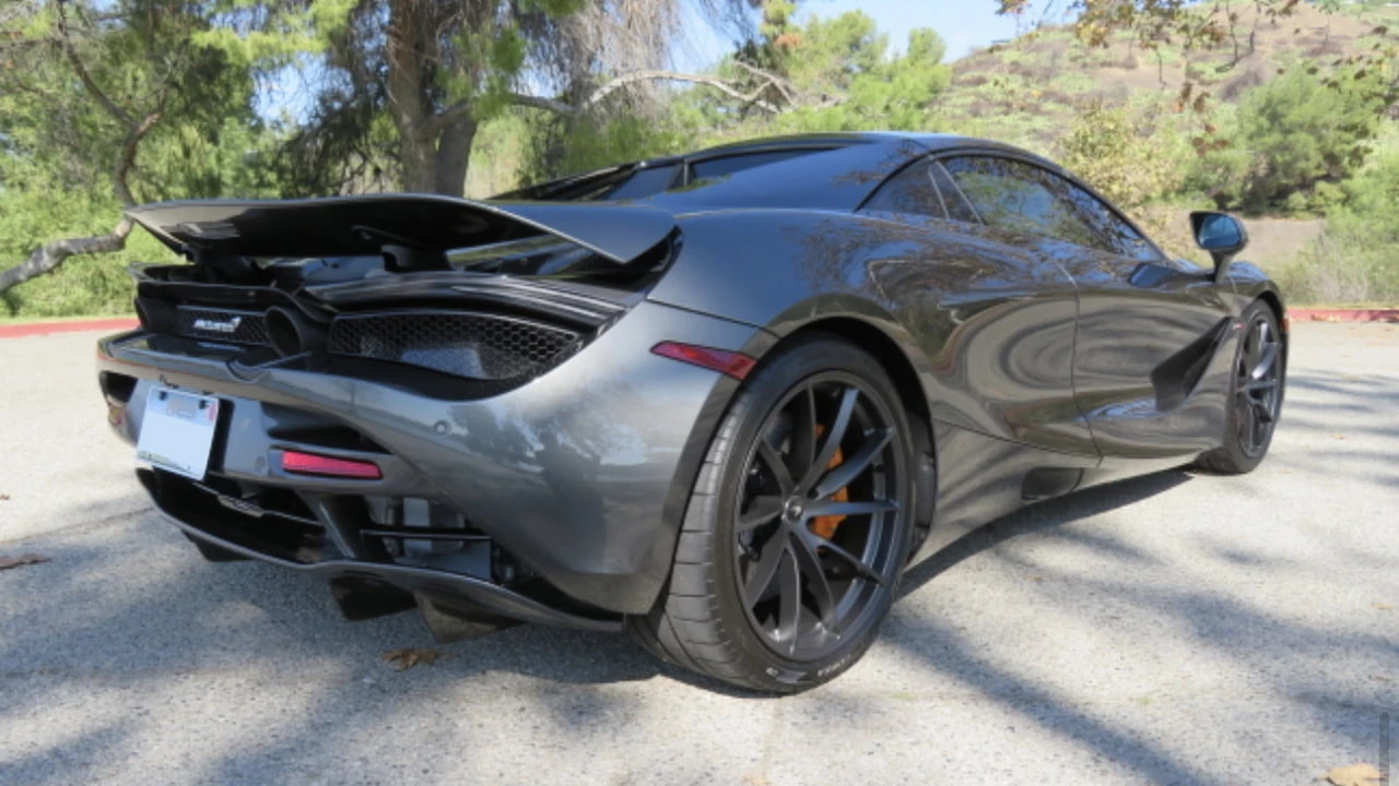 2022 McLaren 720S Spider - Image 3 of 27