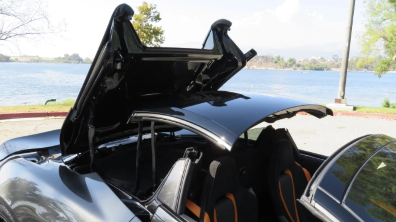2022 McLaren 720S Spider - Image 4 of 27