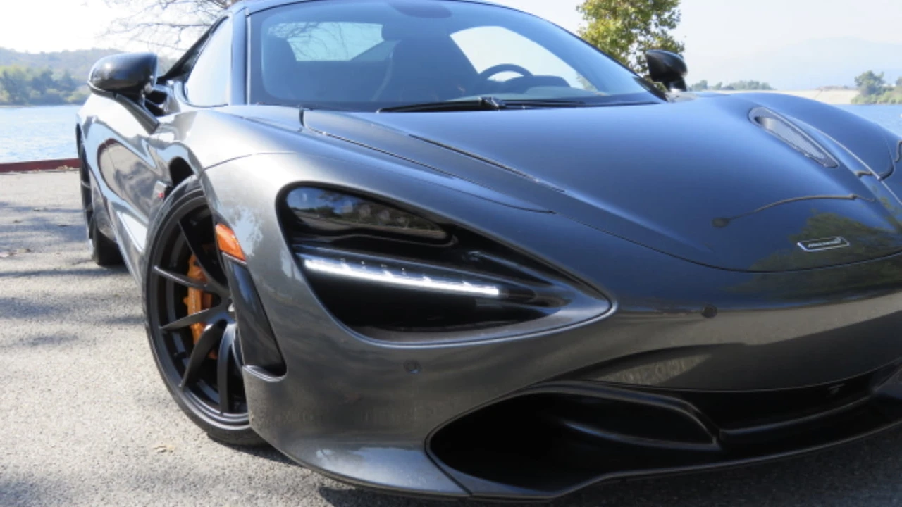 2022 McLaren 720S Spider - Image 12 of 27