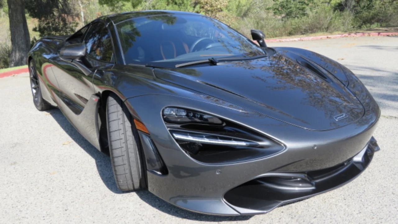 2022 McLaren 720S Spider - Image 21 of 27