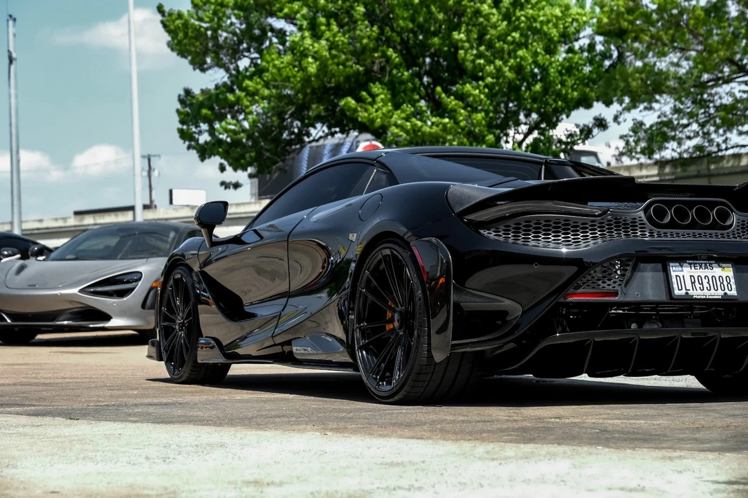 2022 McLaren 765LT - Image 15 of 31