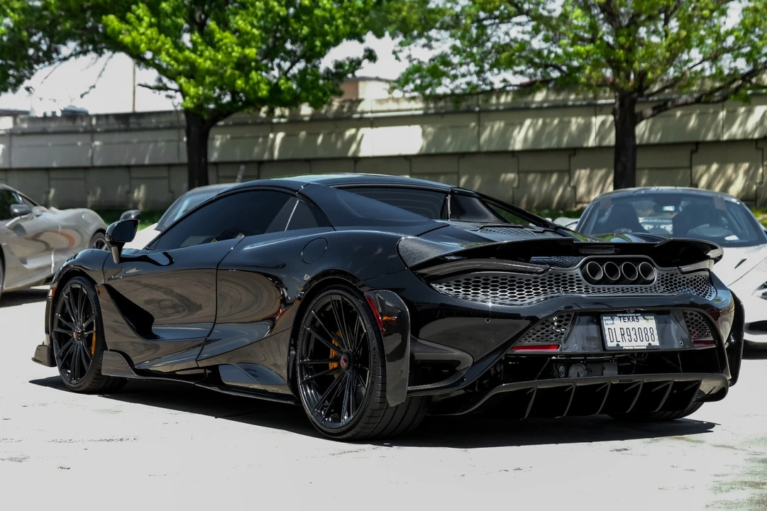 2022 McLaren 765LT - Image 13 of 31