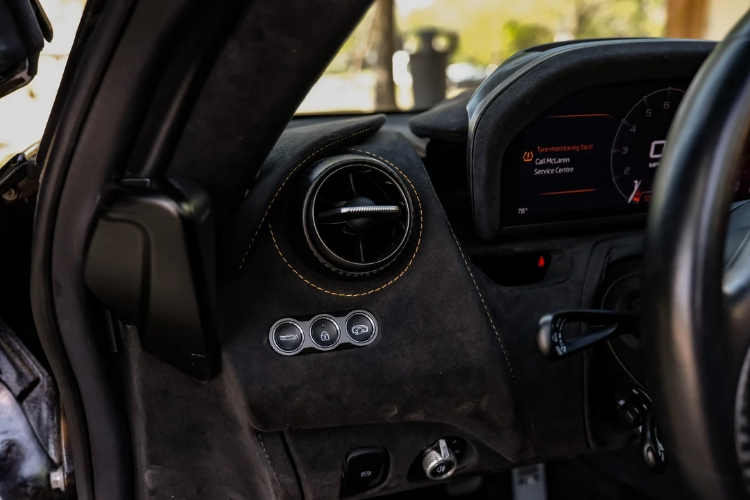 2022 McLaren 765LT - Image 27 of 31