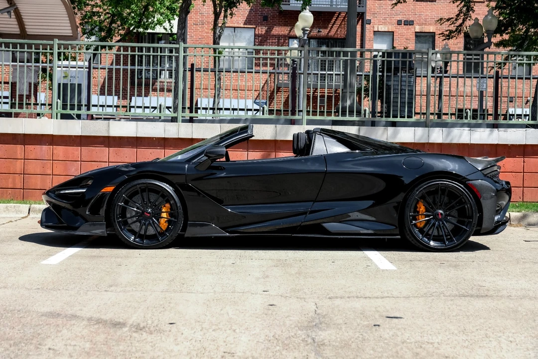 2022 McLaren 765LT - Image 17 of 31