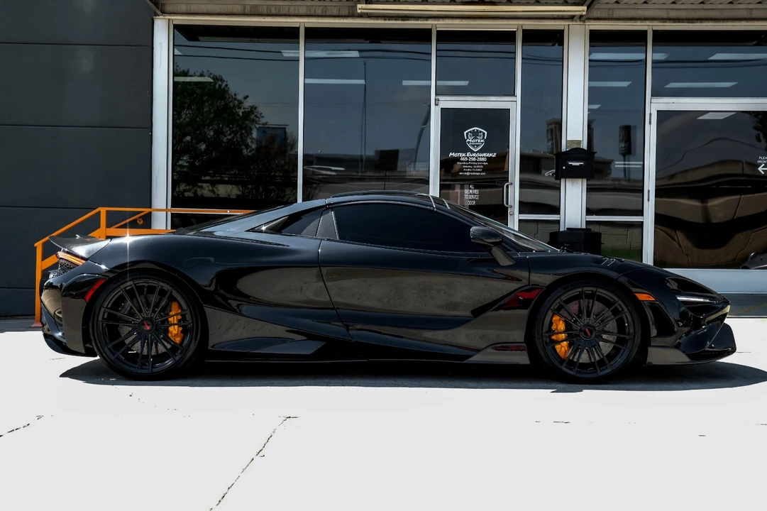 2022 McLaren 765LT - Image 8 of 31