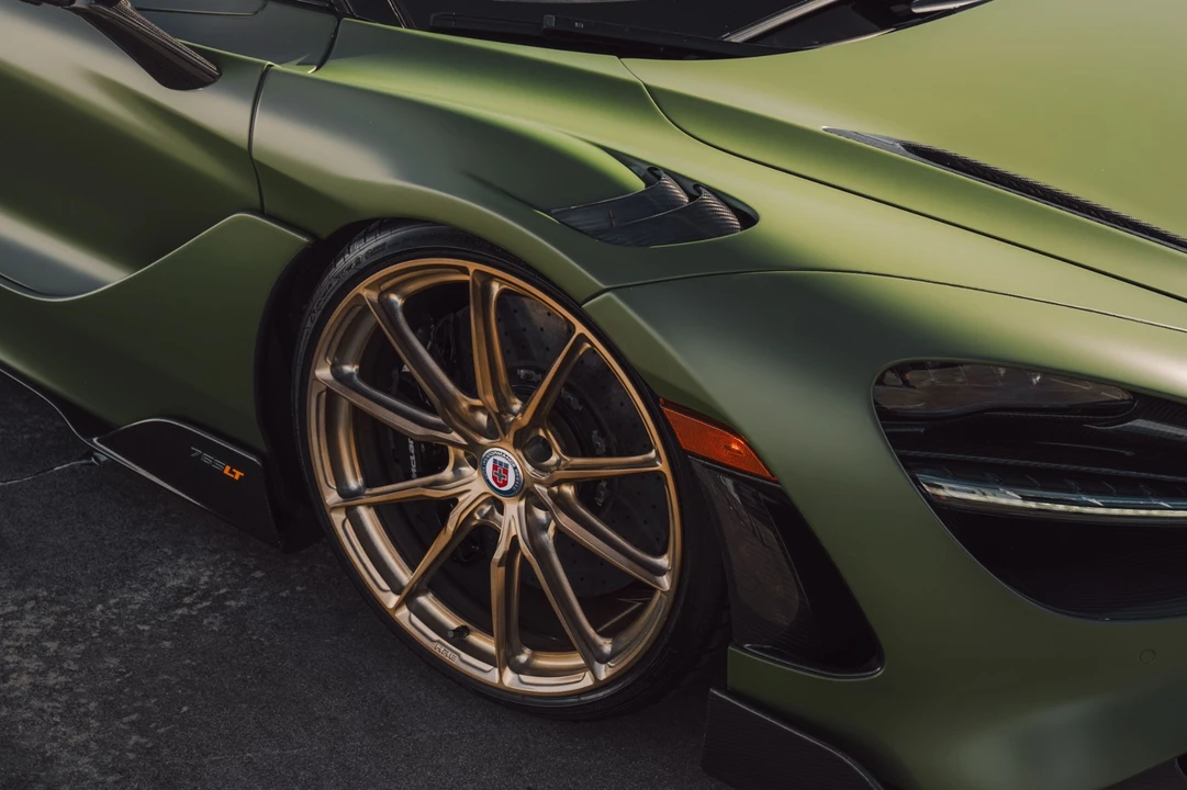 2022 McLaren 765LT - Image 9 of 31