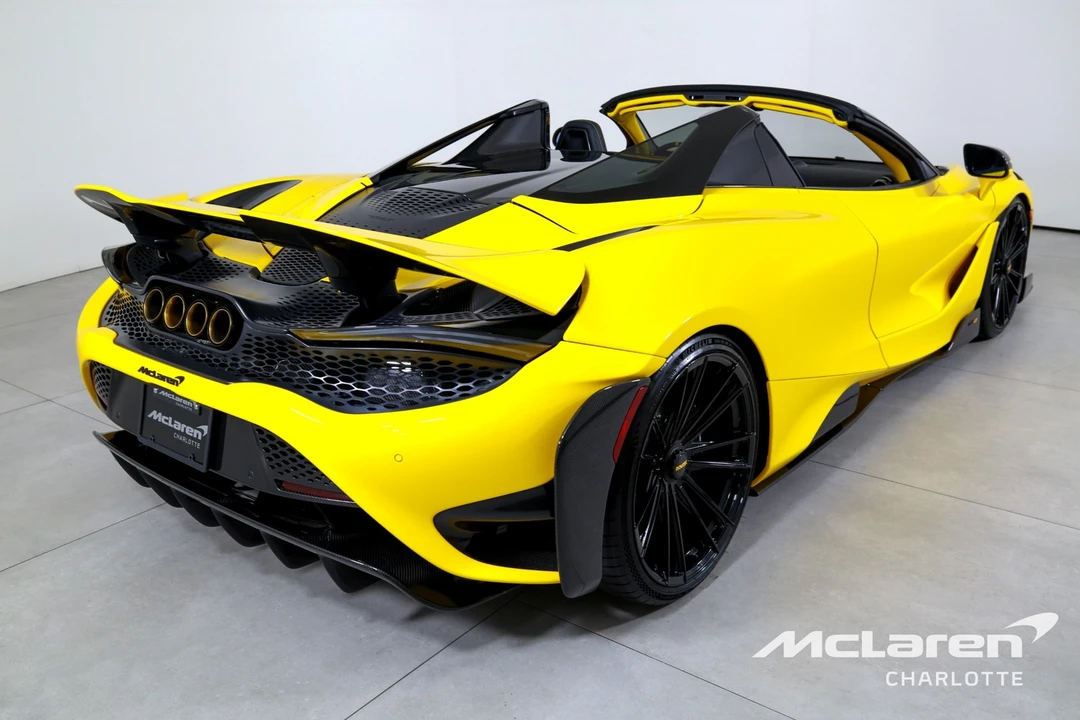 2022 McLaren 675LT - Image 10 of 31