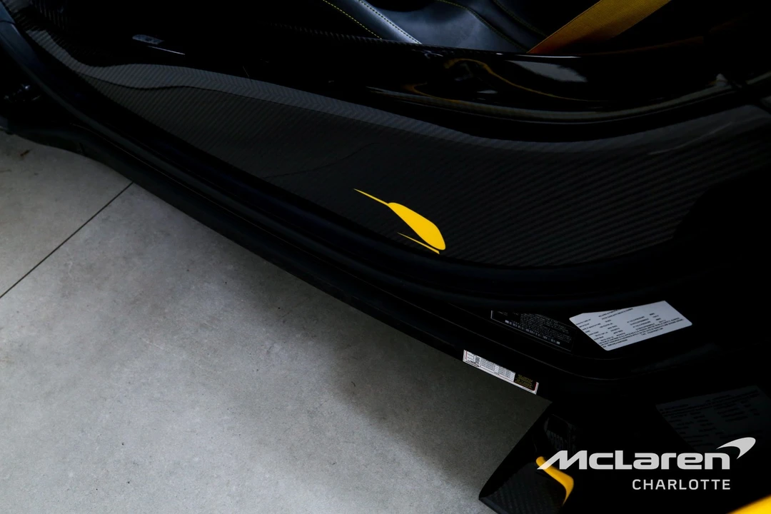 2022 McLaren 675LT - Image 18 of 31
