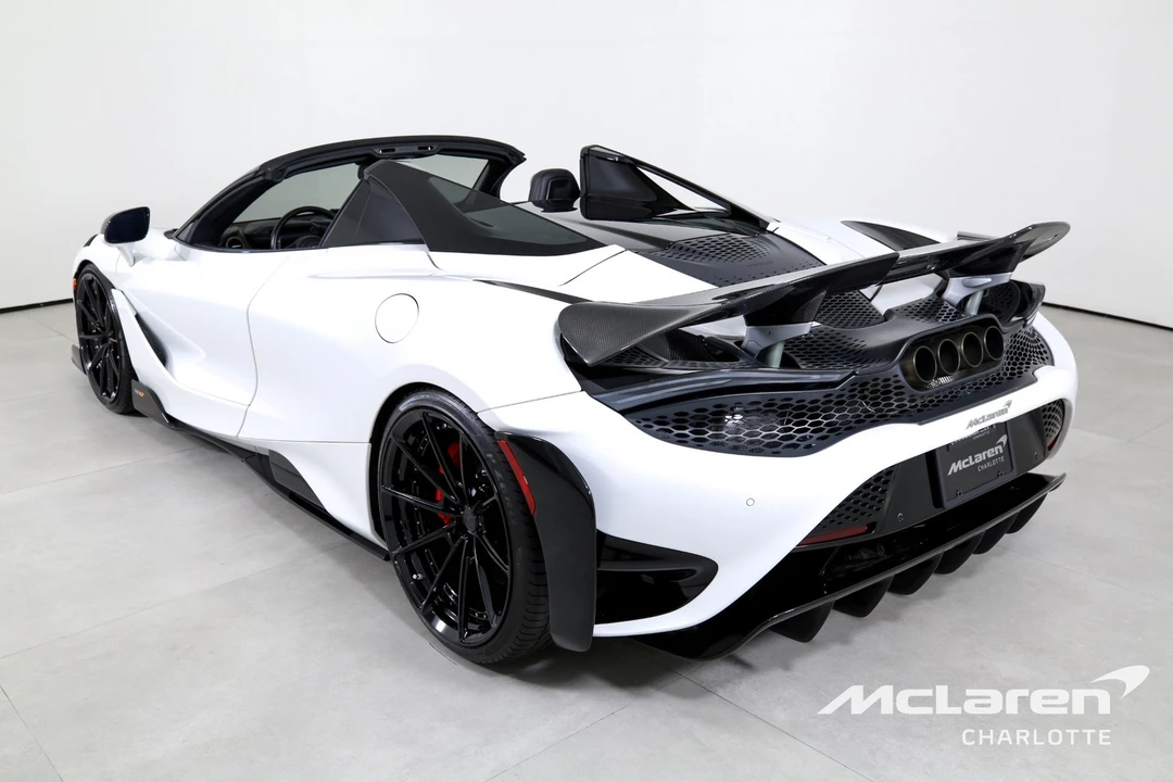 2022 McLaren 675LT - Image 8 of 12