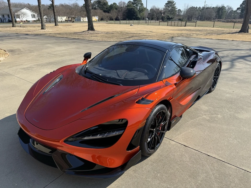 2022 McLaren 765LT - Image 5 of 16