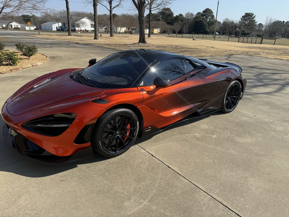 2022 McLaren 765LT - Image 4 of 16