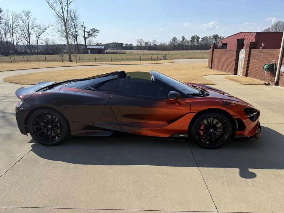 2022 McLaren 765LT - Image 7 of 16