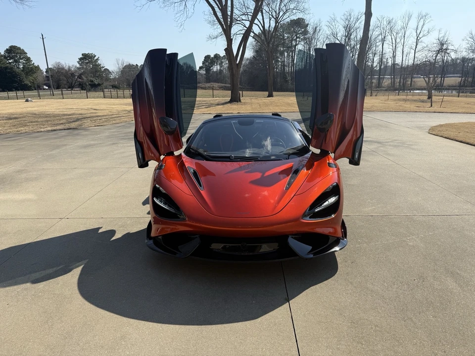 2022 McLaren 765LT - Image 10 of 16
