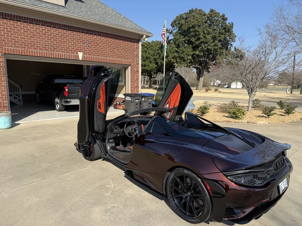 2022 McLaren 765LT - Image 11 of 16