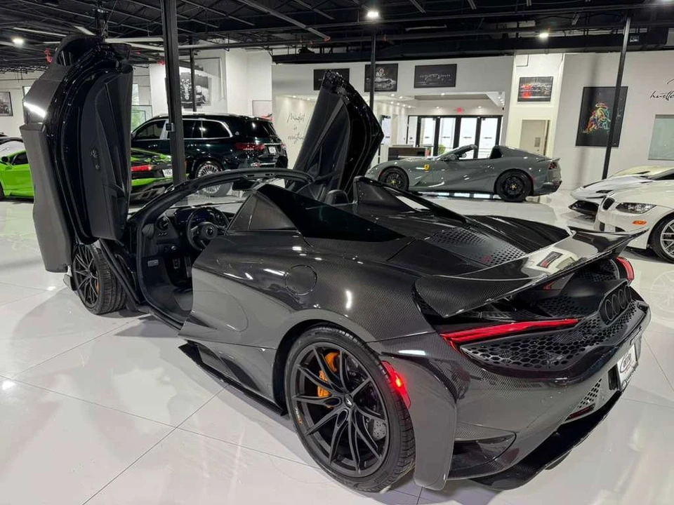 2022 McLaren 765LT - Image 13 of 21